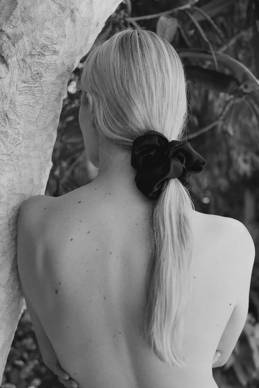 Elegant Scrunchie in Bone