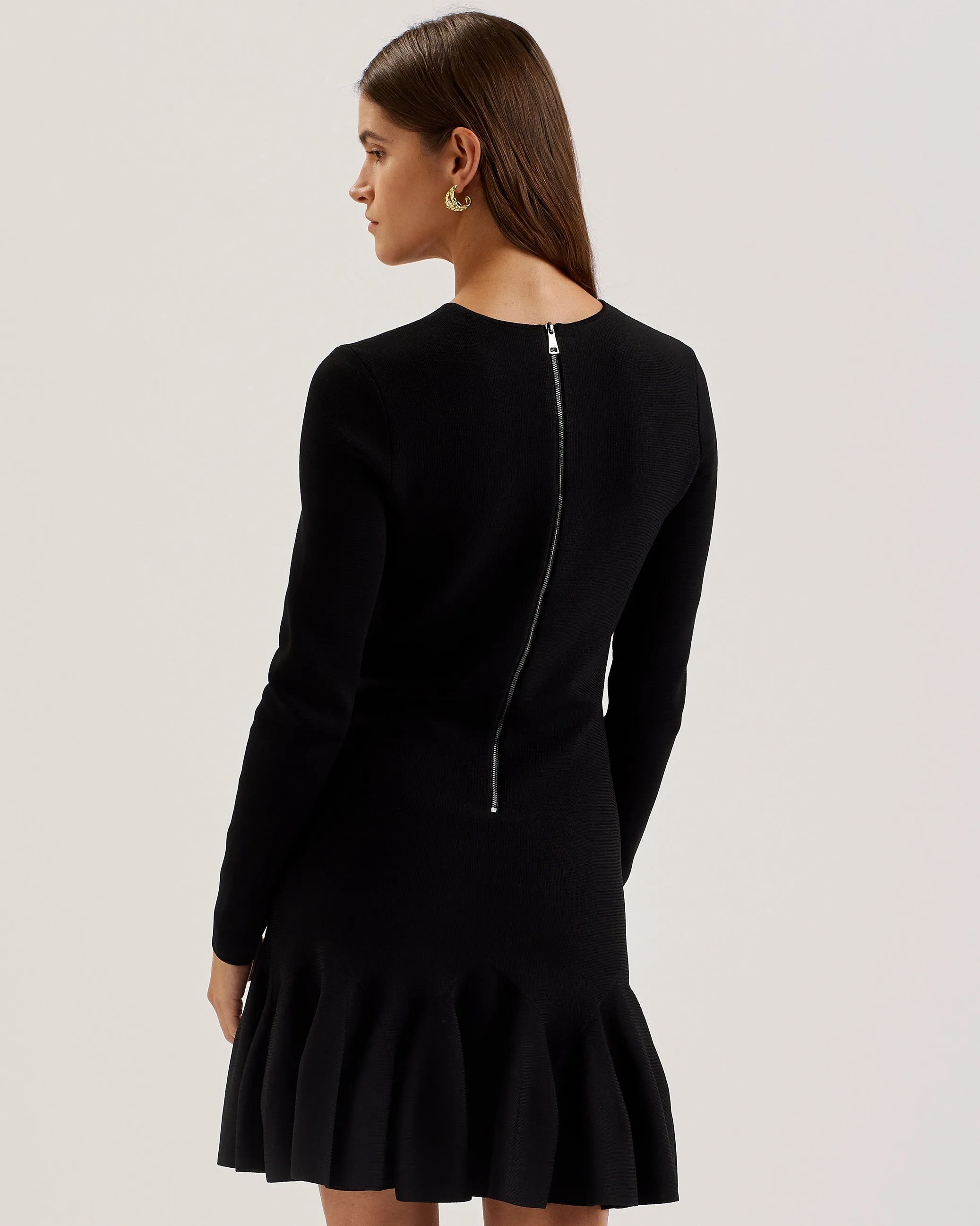 Loisss Flippy Skirt Long Sleeve Mini Dress Black