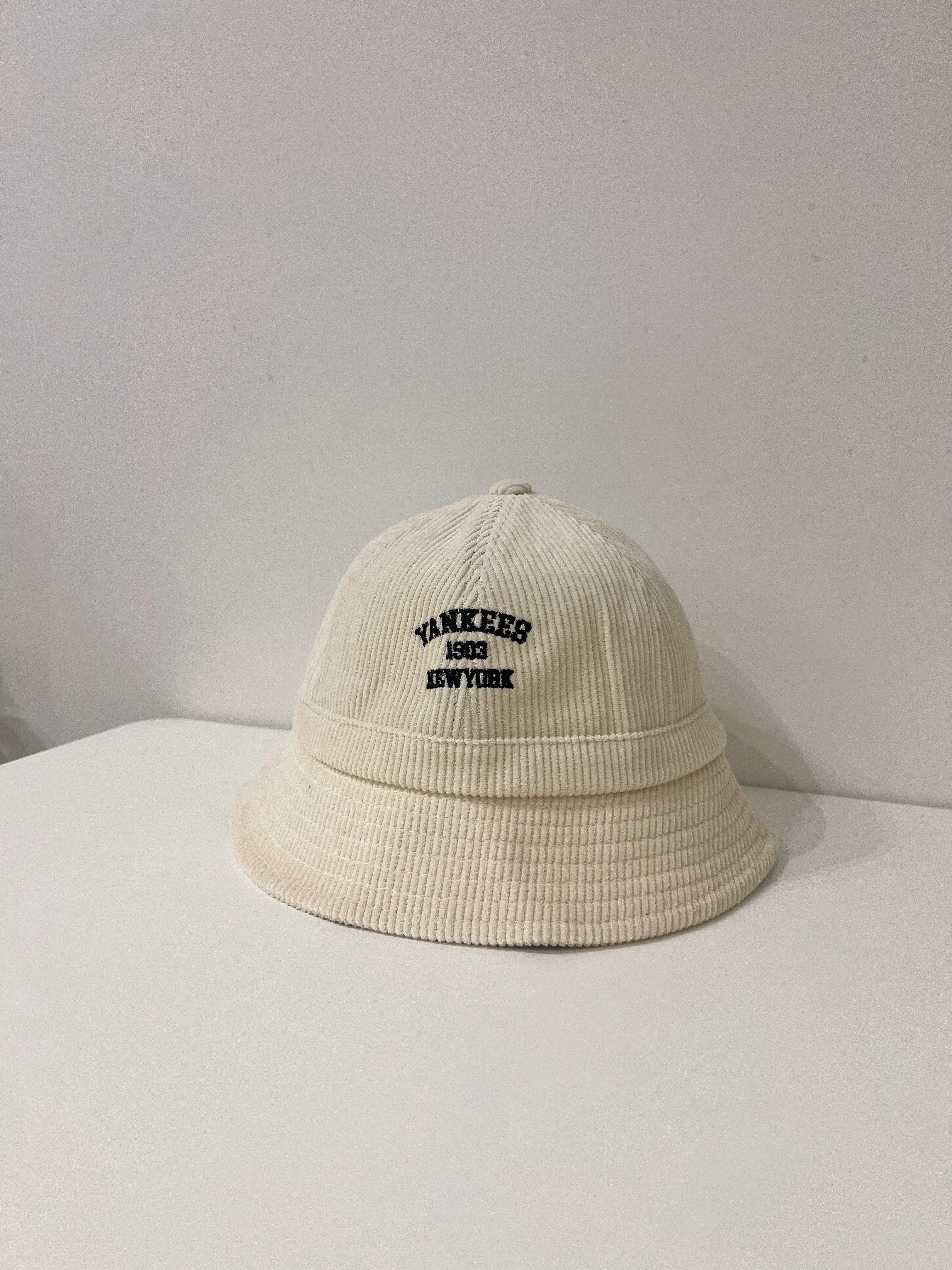 MARU Corduroy bucket hat