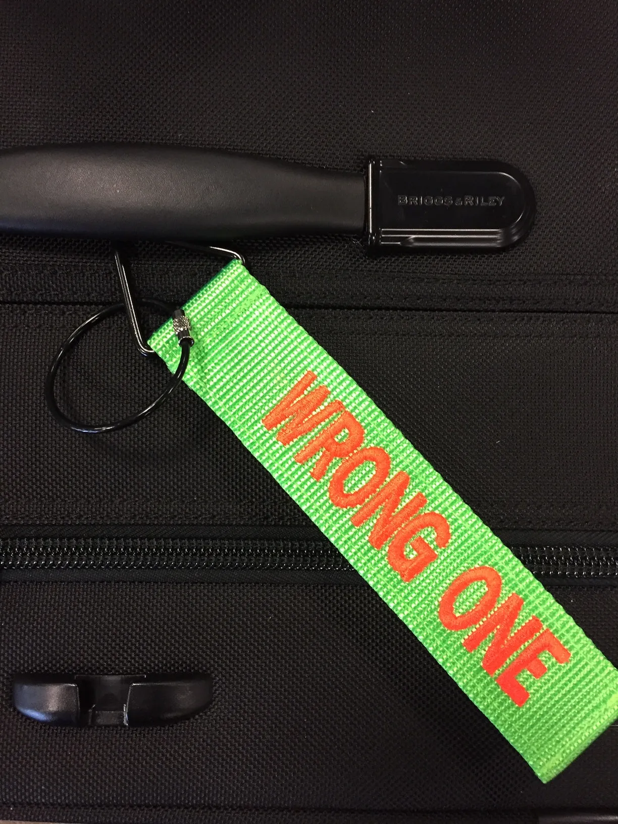 TudeTag - "WRONGE ONE" Luggage Tag Identifier